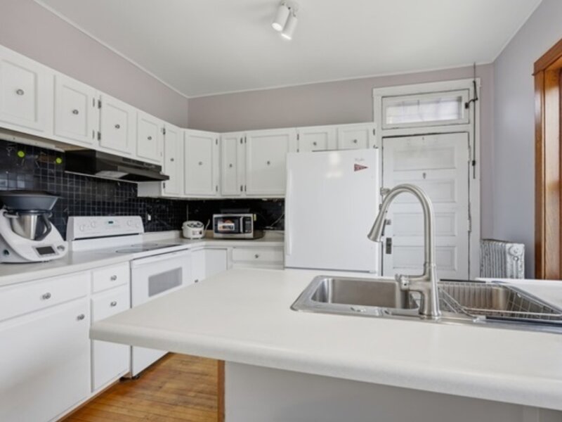 1446 E 56th Street Chicago IL 60637