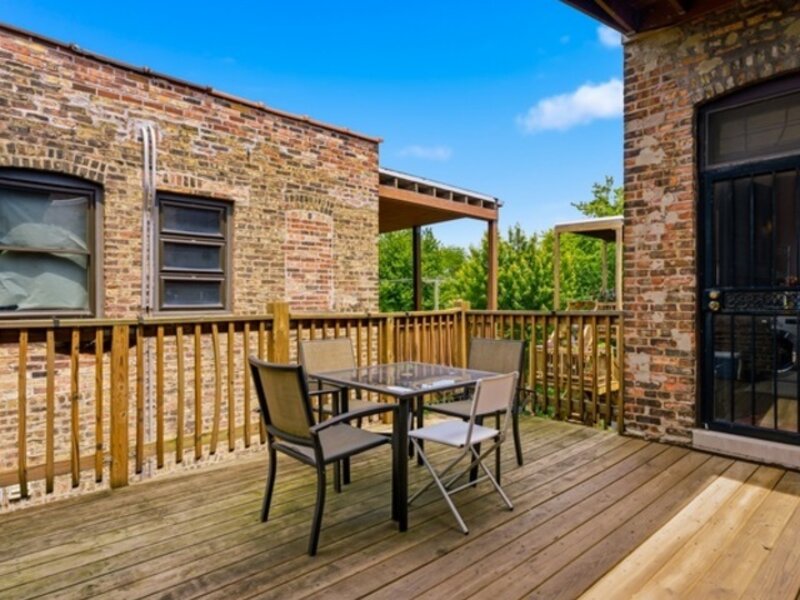 1446 E 56th Street Chicago IL 60637