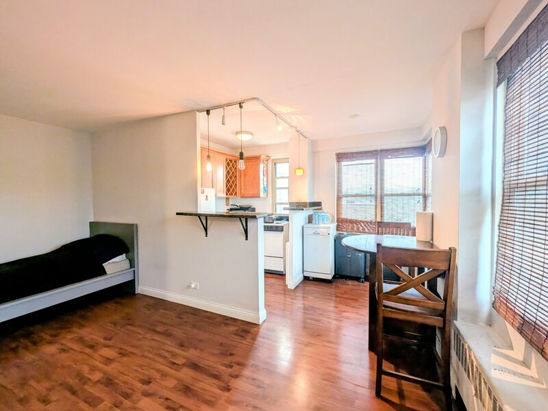2610 W Balmoral Avenue Chicago IL 60625