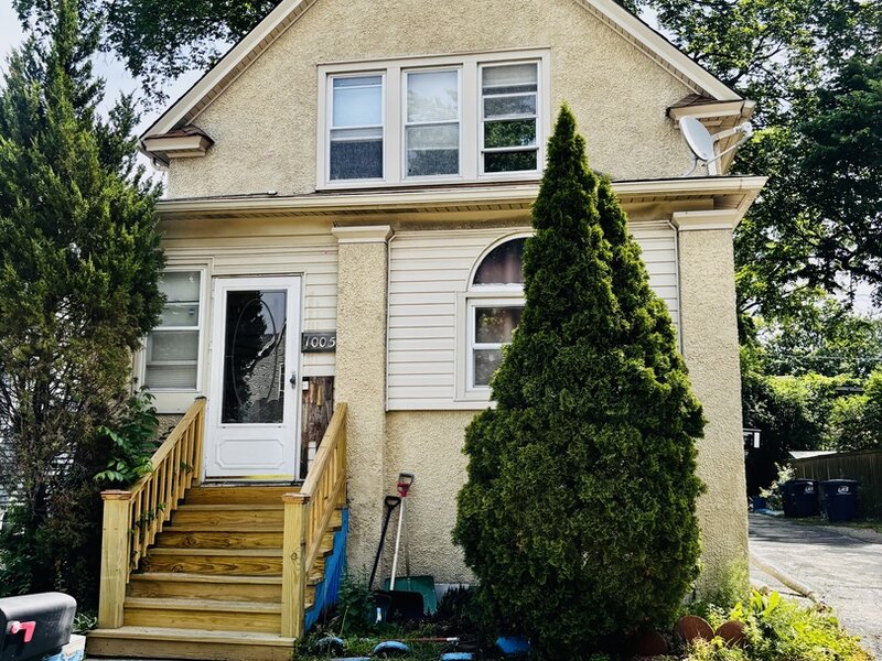 1005 N 5th Avenue Maywood IL 60153