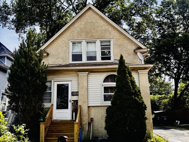 1005 N 5th Avenue Maywood IL 60153