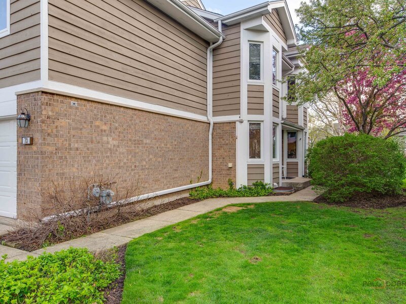 73 Woodstone Drive Buffalo Grove IL 60089