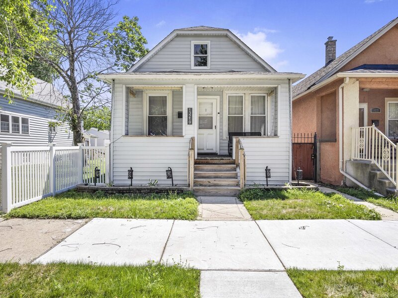 13219 S Houston Avenue Chicago IL 60633