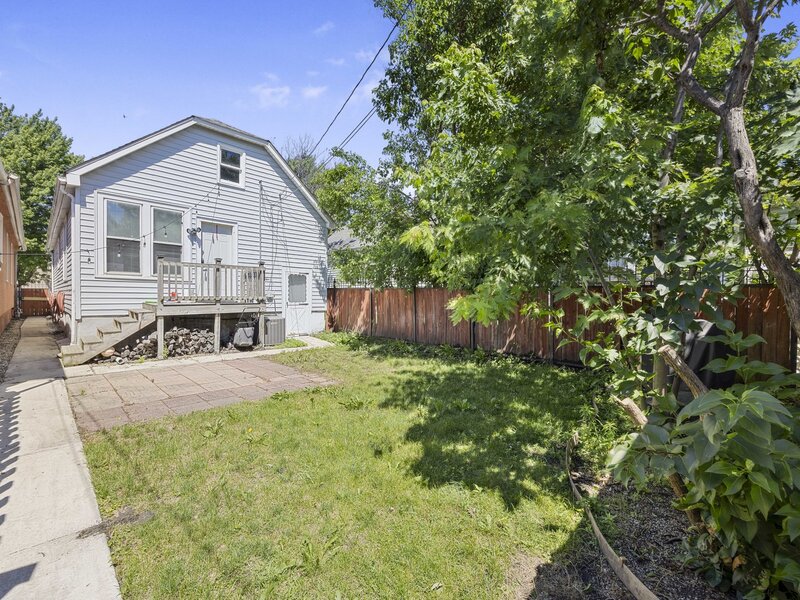 13219 S Houston Avenue Chicago IL 60633
