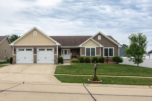 Photo of 2303 Slade Lane Mahomet IL 61853