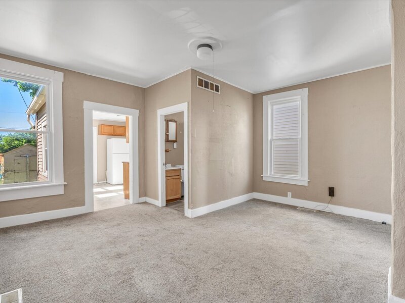 1125 W 5th Street Davenport IA 52802