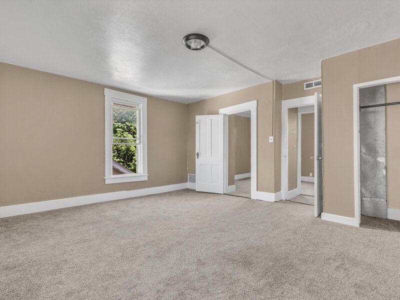 1125 W 5th Street Davenport IA 52802