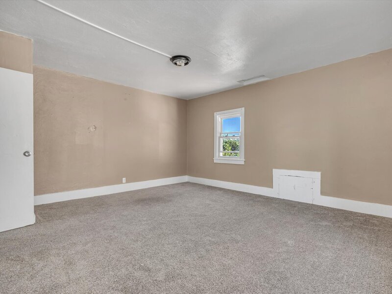 1125 W 5th Street Davenport IA 52802