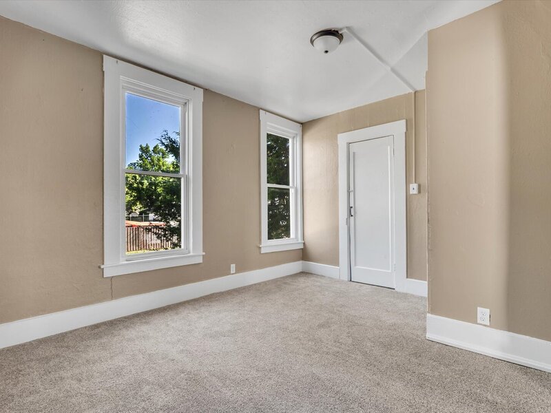1125 W 5th Street Davenport IA 52802