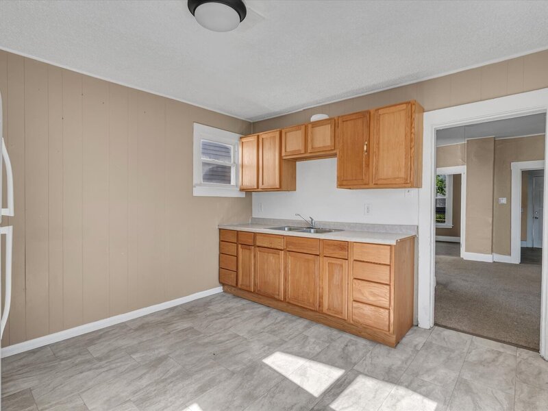 1125 W 5th Street Davenport IA 52802
