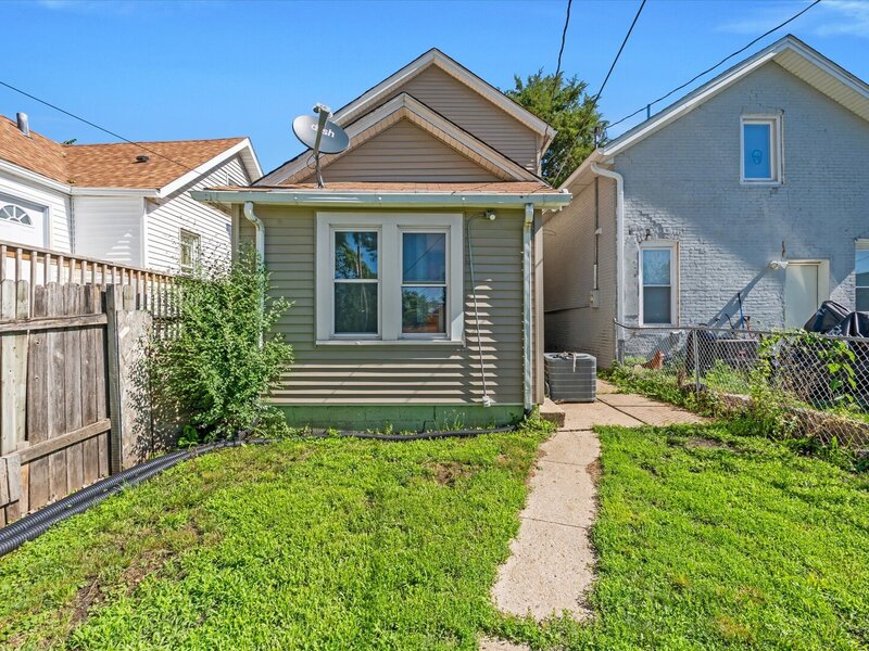 1125 W 5th Street Davenport IA 52802