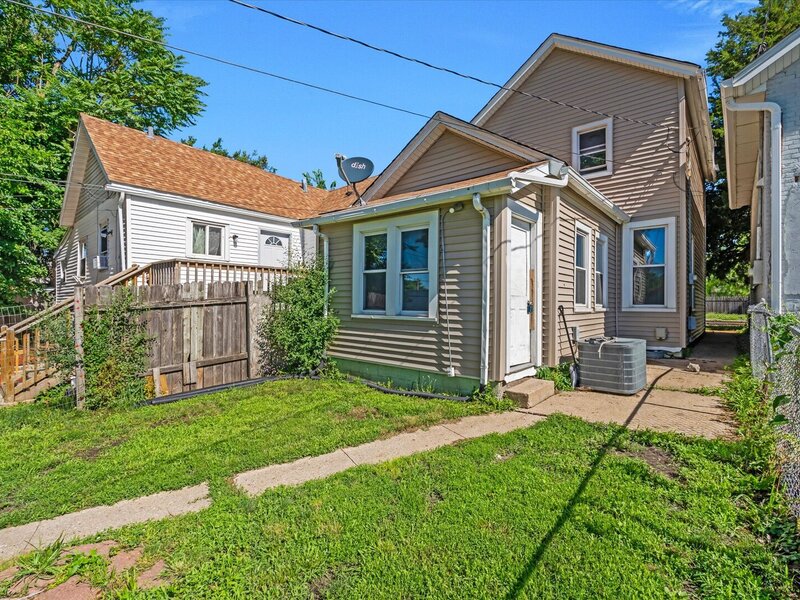 1125 W 5th Street Davenport IA 52802