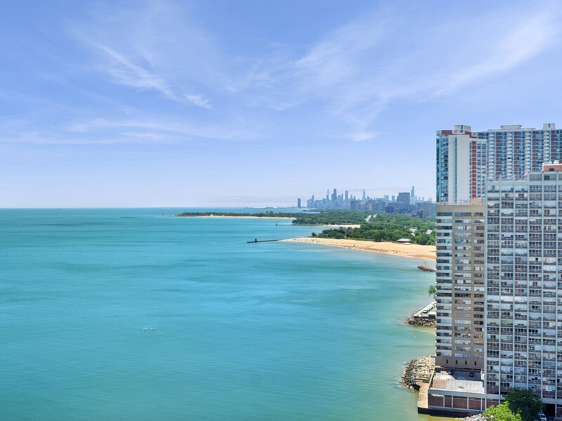 6301 N Sheridan Road Chicago IL 60660