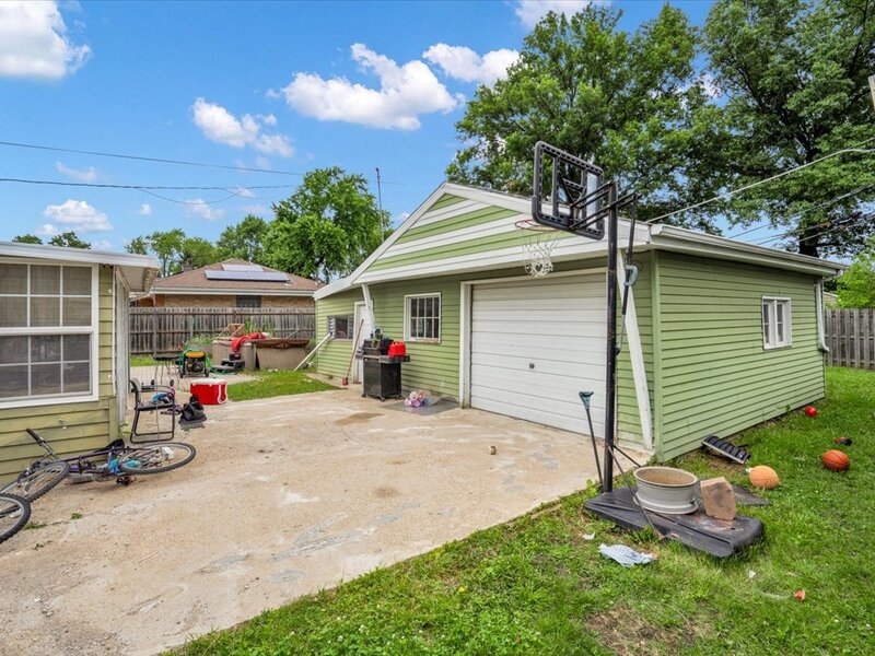 8949 Olympic Drive Bridgeview IL 60455