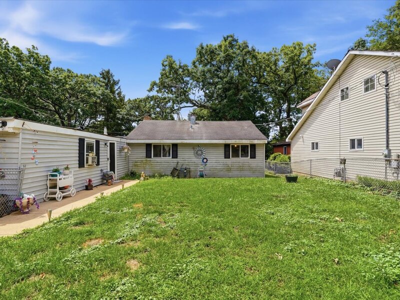 28616 W Benjamin Avenue Spring Grove IL 60081