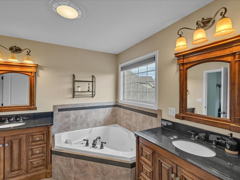 1618 English Oak Drive Champaign IL 61822