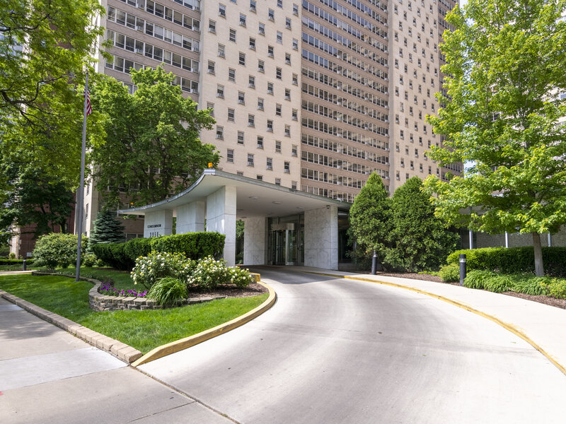 3950 N Lake Shore Drive Chicago IL 60613
