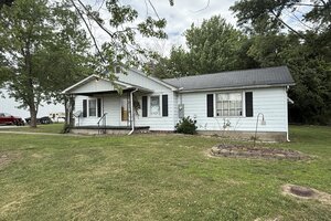 Photo of 810 W Longstreet Road Marion IL 62959