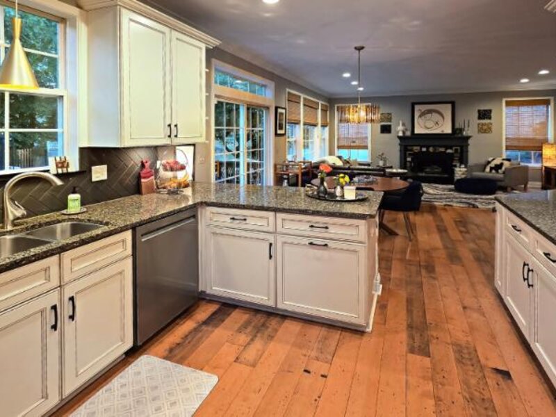 1965 S Finch Court Libertyville IL 60048