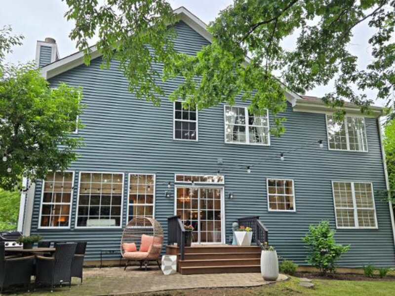 1965 S Finch Court Libertyville IL 60048