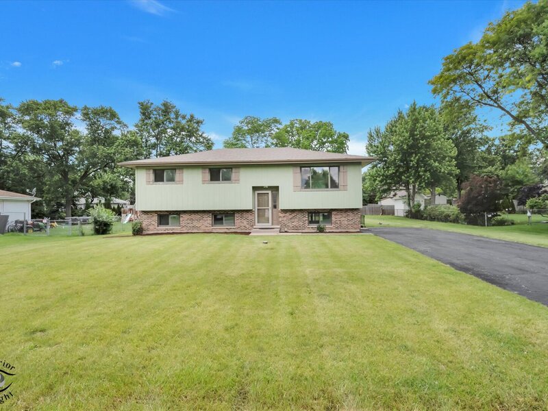 2 Euclid Avenue Glen Ellyn IL 60137