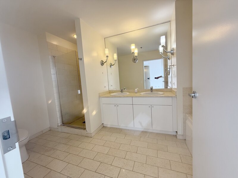 510 W Erie Street Chicago IL 60654