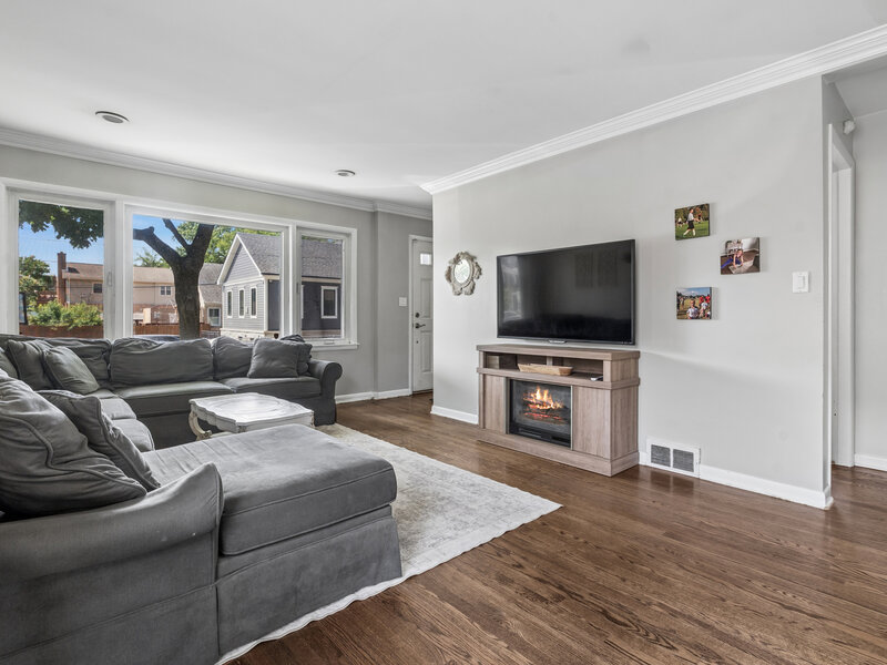 7738 W Clarence Avenue Chicago IL 60631