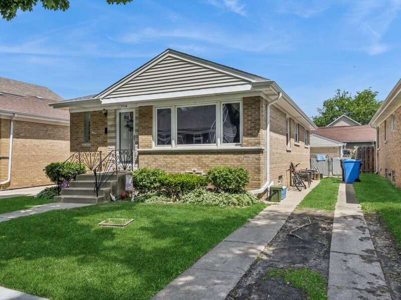 7738 W Clarence Avenue Chicago IL 60631