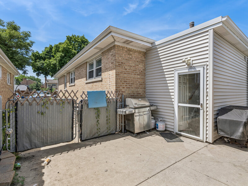 7738 W Clarence Avenue Chicago IL 60631