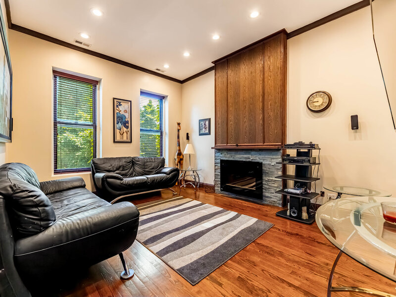 4126 S Lake Park Avenue Chicago IL 60653