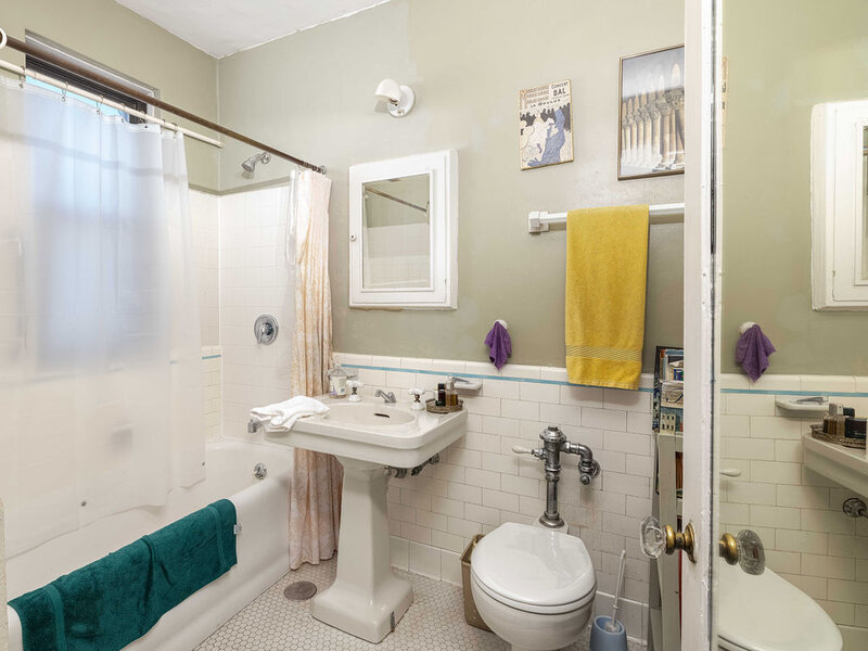 1755 E 55th Street Chicago IL 60615