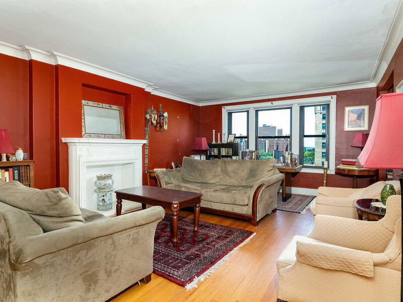 1755 E 55th Street Chicago IL 60615