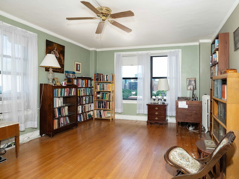 1755 E 55th Street Chicago IL 60615