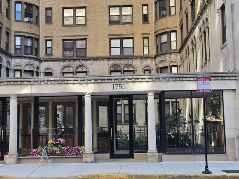 1755 E 55th Street Chicago IL 60615