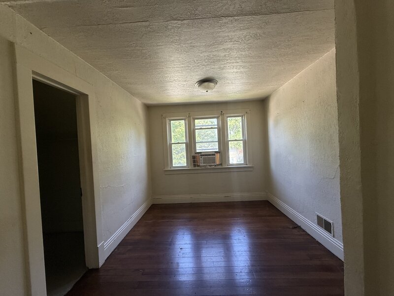 1355 S 7th Avenue Kankakee IL 60901
