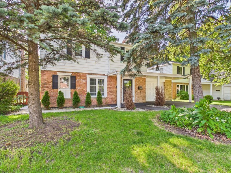530 S Dryden Place Arlington Heights IL 60005
