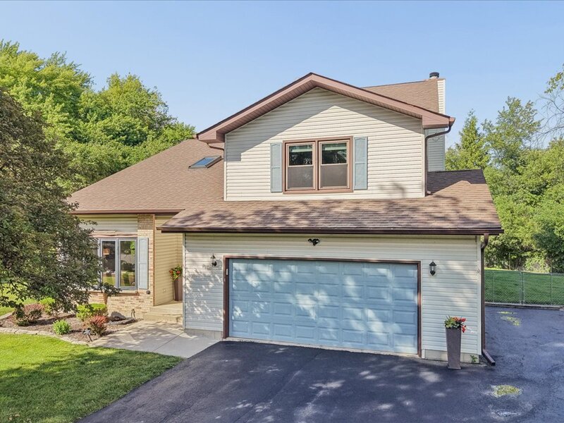 551 Roosevelt Court Grayslake IL 60030