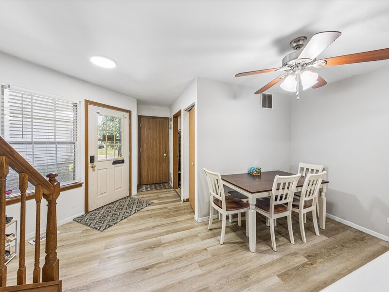 1375 Ridgefield Circle Carol Stream IL 60188
