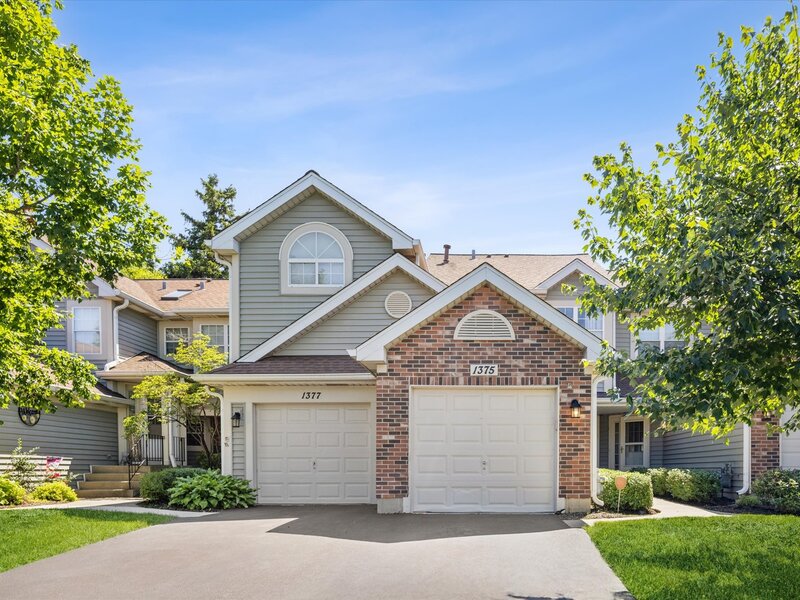 1375 Ridgefield Circle Carol Stream IL 60188