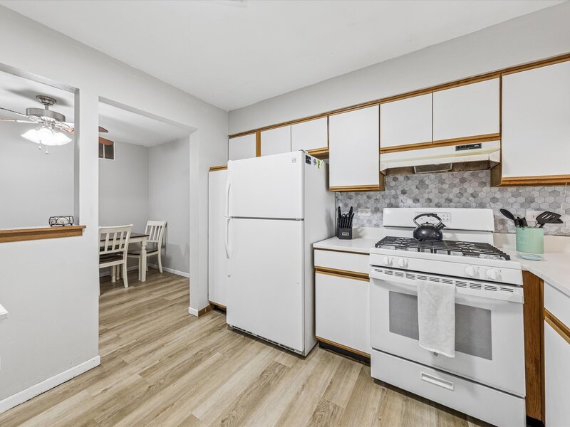 1375 Ridgefield Circle Carol Stream IL 60188