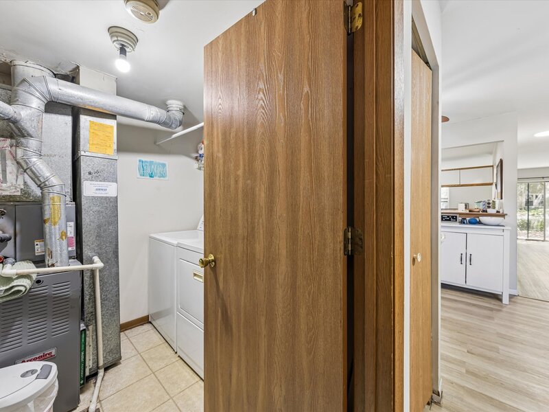 1375 Ridgefield Circle Carol Stream IL 60188
