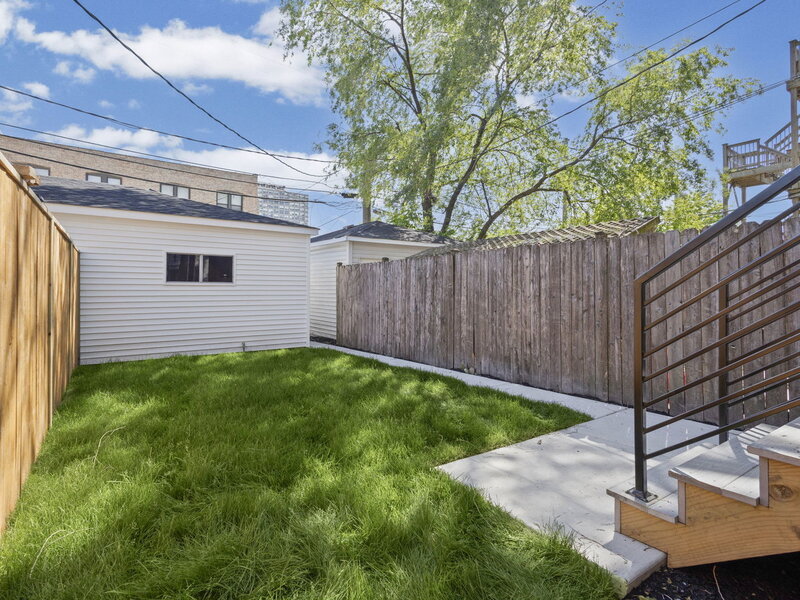 433 E 46th Place Chicago IL 60653