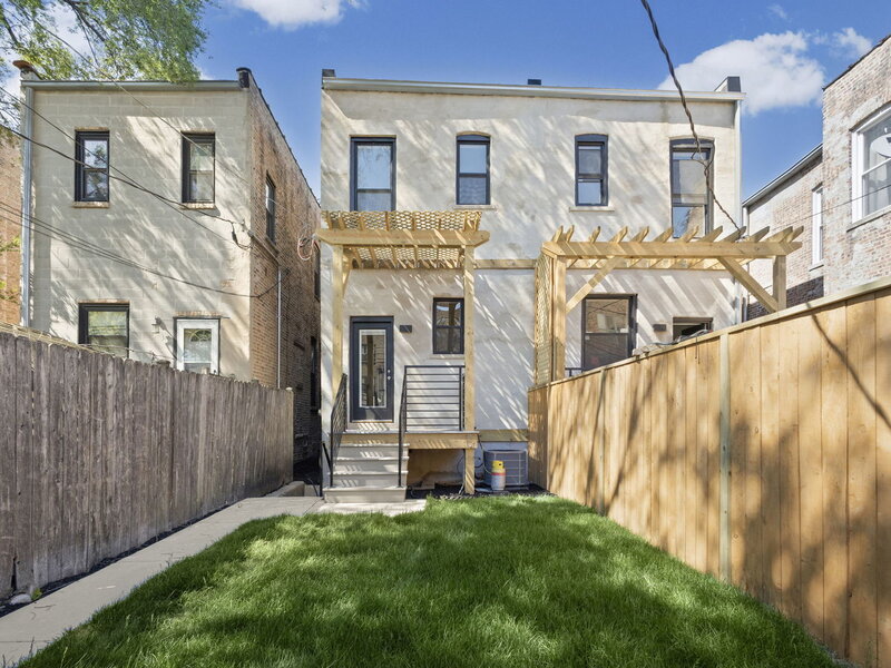 433 E 46th Place Chicago IL 60653