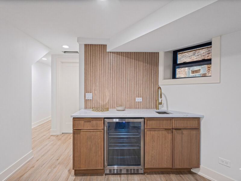 433 E 46th Place Chicago IL 60653