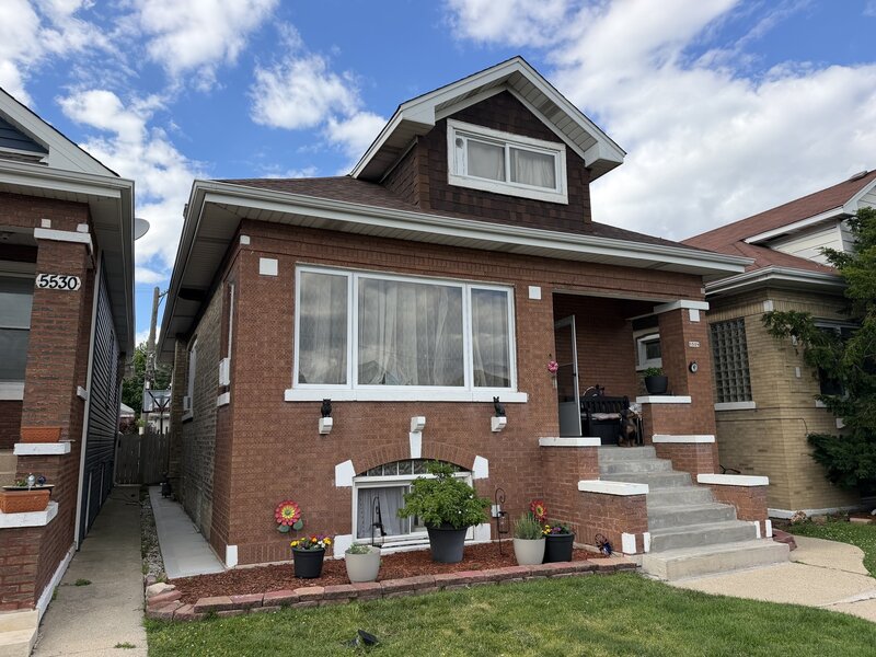 5528 W Henderson Street Chicago IL 60641
