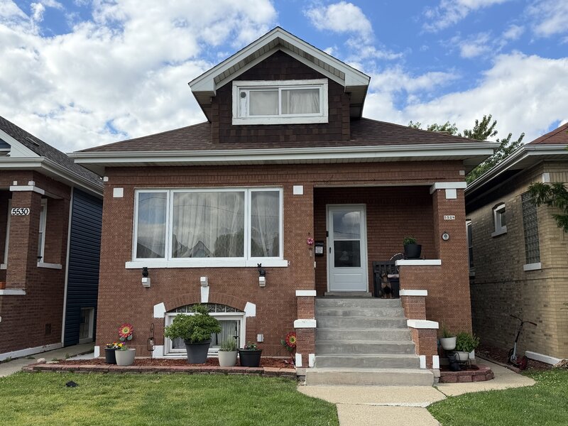 5528 W Henderson Street Chicago IL 60641