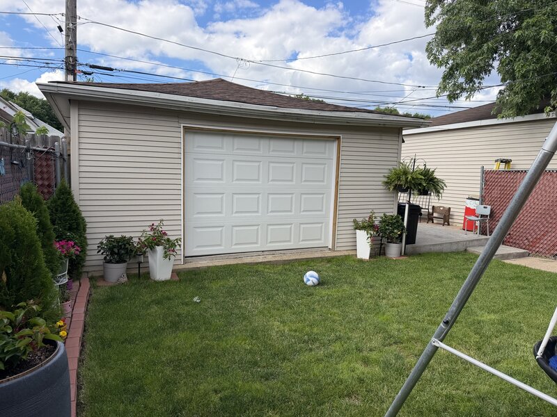 5528 W Henderson Street Chicago IL 60641