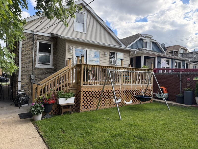5528 W Henderson Street Chicago IL 60641