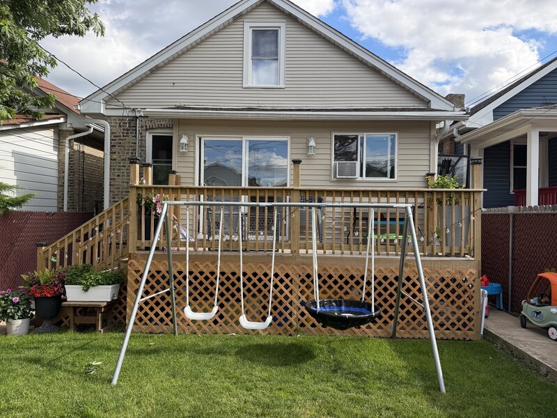 5528 W Henderson Street Chicago IL 60641