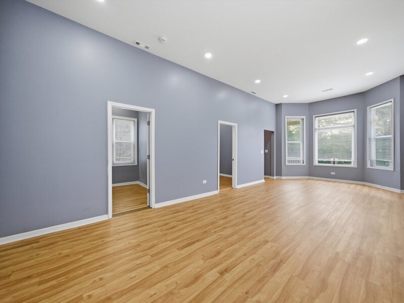 7828 S Escanaba Avenue Chicago IL 60649
